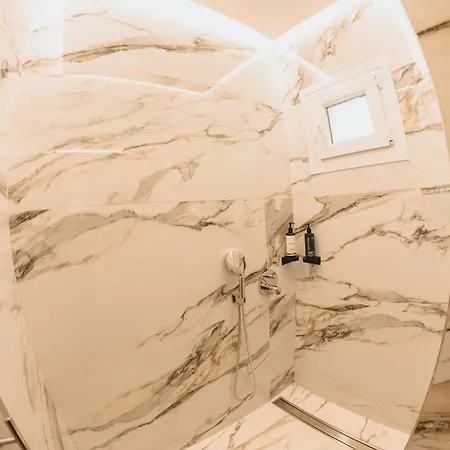 Giardino High Living * Драма